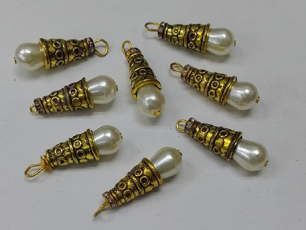 White & Golden Plastic Loreal Beads