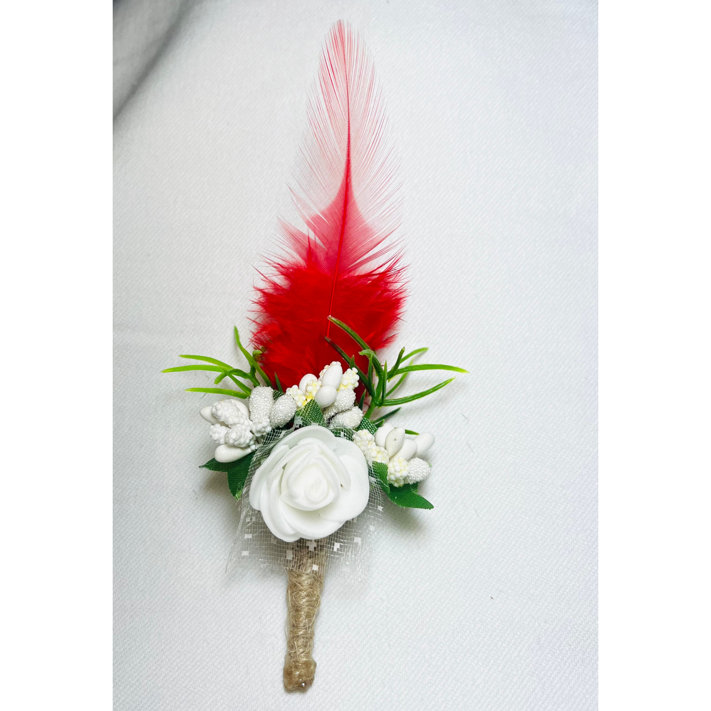 Red & White Faux Feather Flower Brooch ( Wholesale )