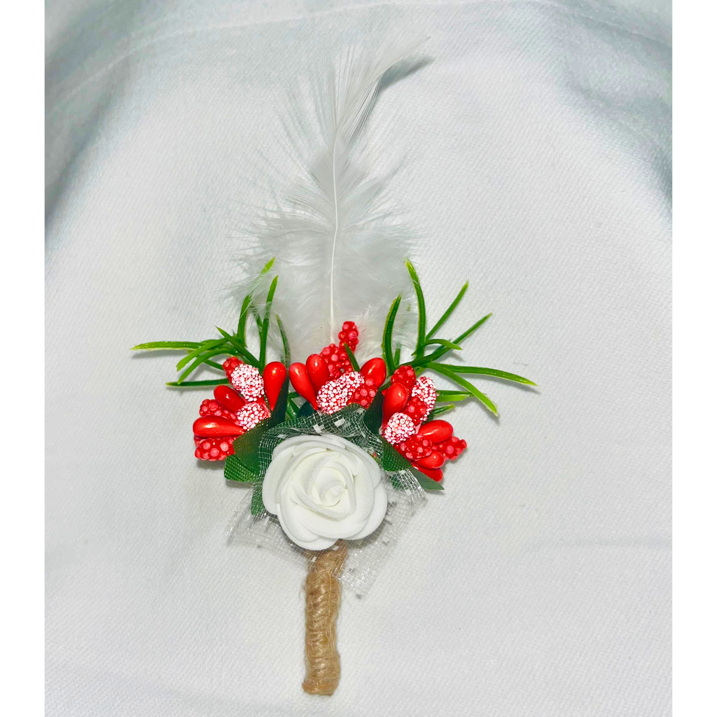 Red & White Faux Feather Flower Brooch ( Wholesale )