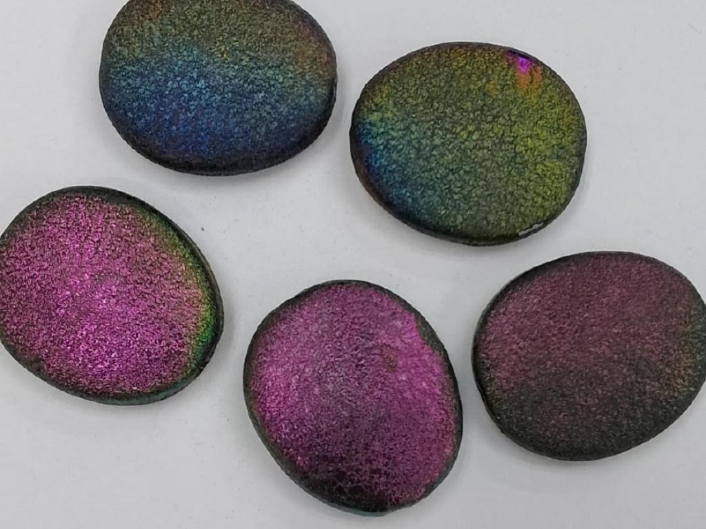 Multicolor Flat Oval Plastic Stones