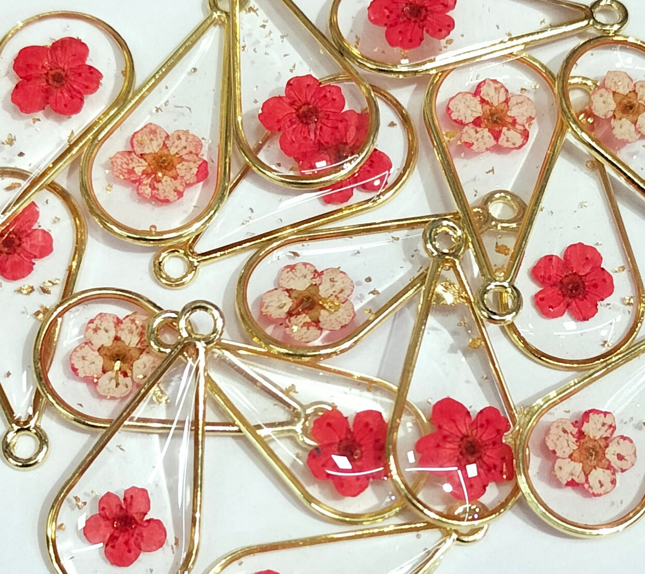 Red Drop Shaped Floral Design Resin Pendants with One Hole