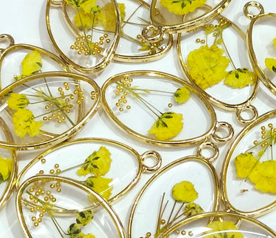 Yellow Oval Shaped Floral Design Resin Pendants with One Hole