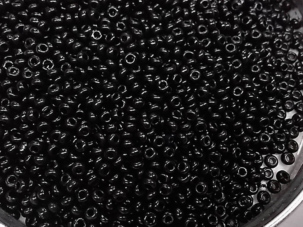 black-opaque-round-rocaille-glass-seed-beads-1
