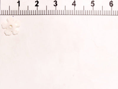 cream-centre-hole-flower-plastic-sequins