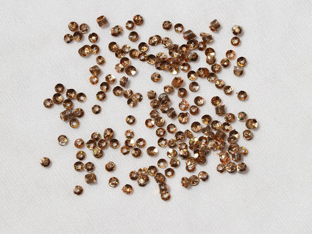gold-bowl-plastic-sequins-3-mm