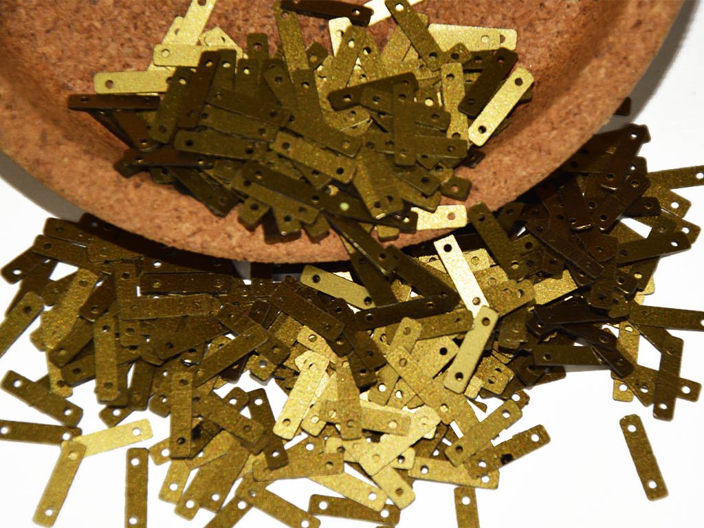 golden-2-hole-rectangular-plastic-sequins