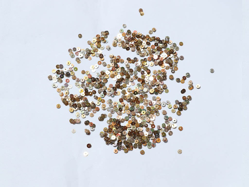 golden-rainbow-circular-plastic-sequins-4-mm