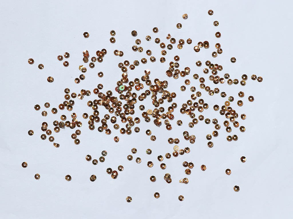 golden-flat-circular-plastic-sequins-4-mm