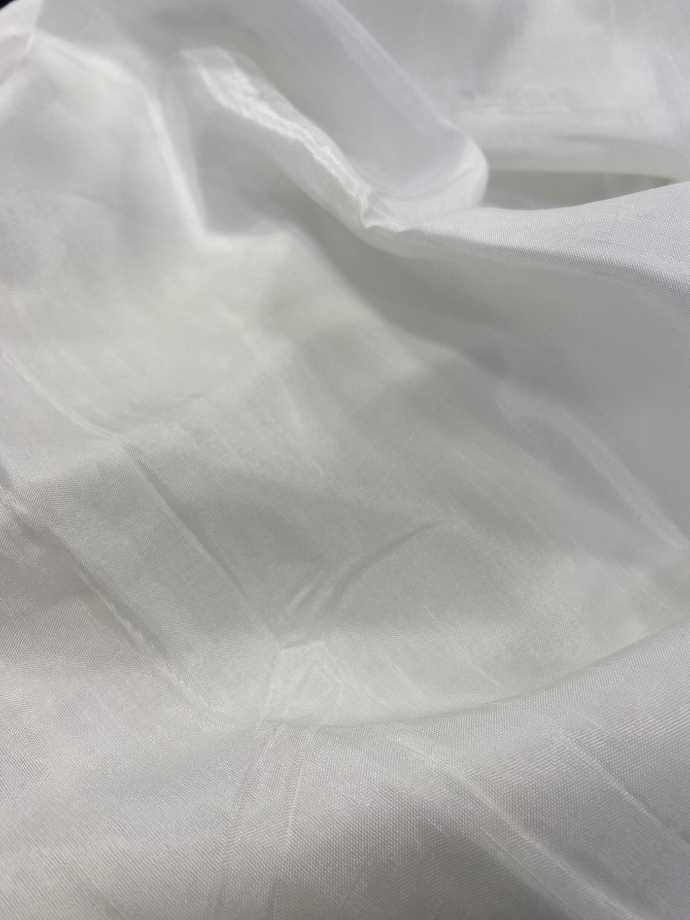 Pure White Viscose Dyeable Slub Dola Silk Fabric (Wholesale)
