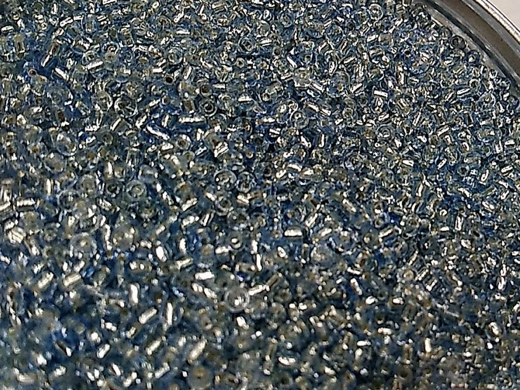 light-blue-transparent-silverline-round-rocaille-glass-seed-beads