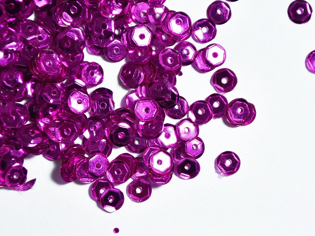 magenta-pink-circular-round-plastic-sequins