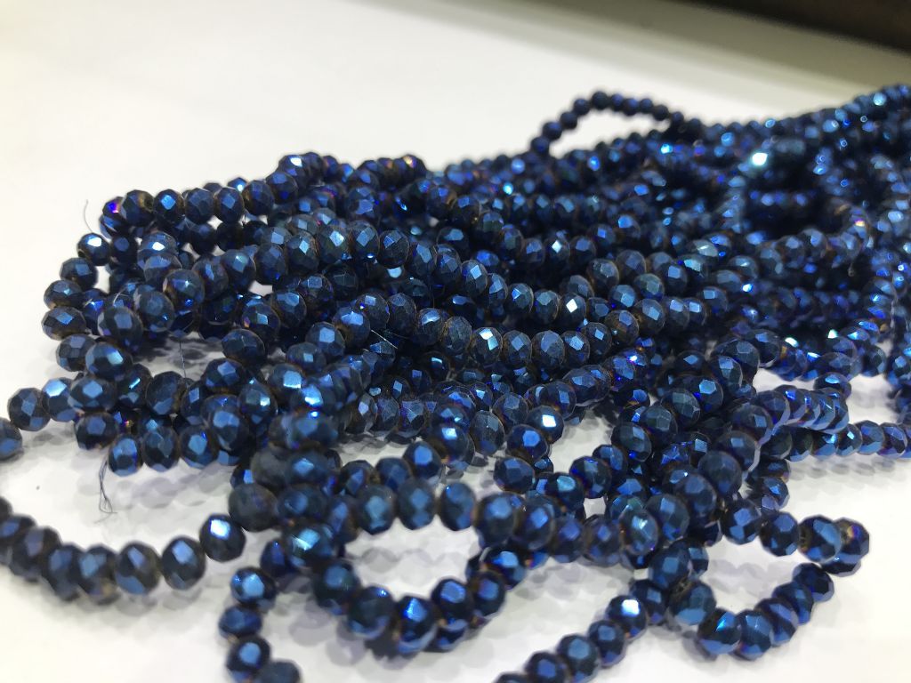 metallic-blue-tyre-glass-beads