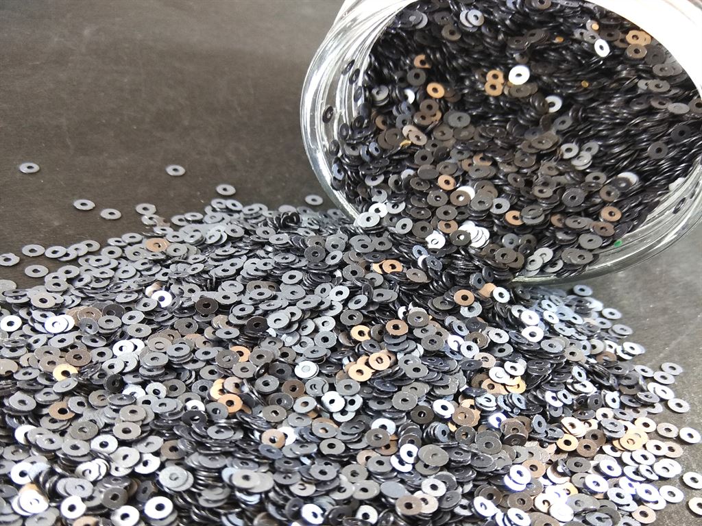 Metallic Silver Center Hole Circular Sequins (1497029050402)