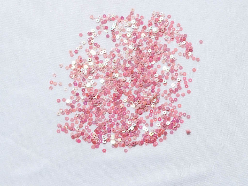 pink-circular-plastic-sequins-4-mm
