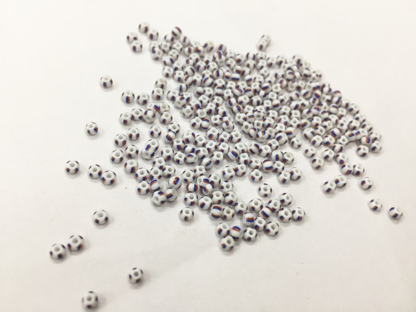 premium-blue-red-white-round-rocaille-glass-beads