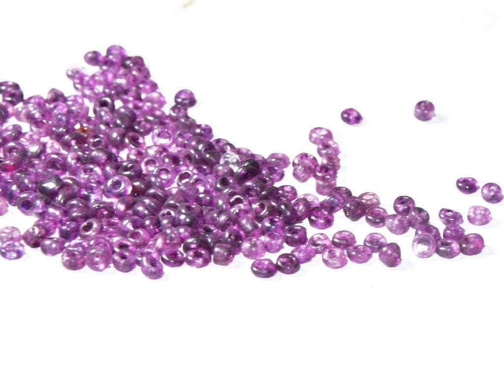 purple-lustre-over-dyed-round-rocaille-glass-seed-beads