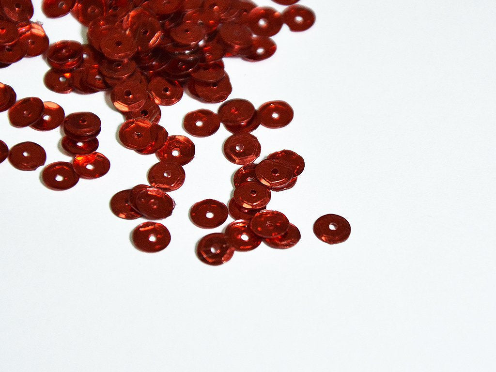 red-metallic-round-circular-plastic-sequins