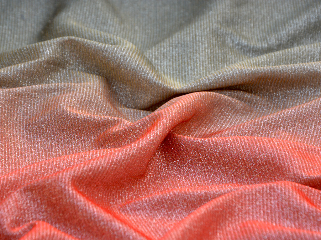 ग्रे और लाल डुअल शेड प्लेन शिमर बॉन्डिंग फ़ैब्रिक