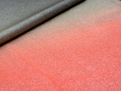 ग्रे और लाल डुअल शेड प्लेन शिमर बॉन्डिंग फ़ैब्रिक