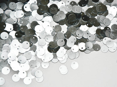 silver-1-hole-circular-plastic-sequins