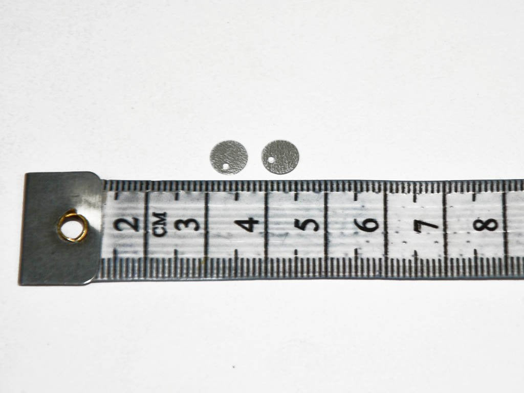 silver-1-hole-circular-plastic-sequins