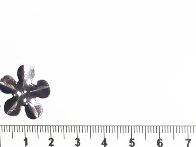 silver-flower-1-hole-plastic-sequins-1