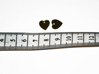 silver-heart-1-hole-plastic-sequins