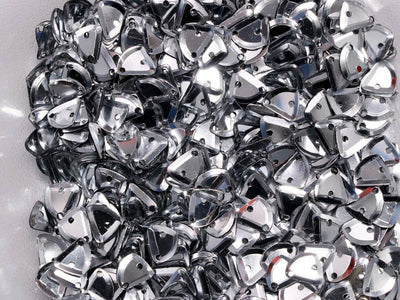 silver-two-hole-uneven-plastic-sequins