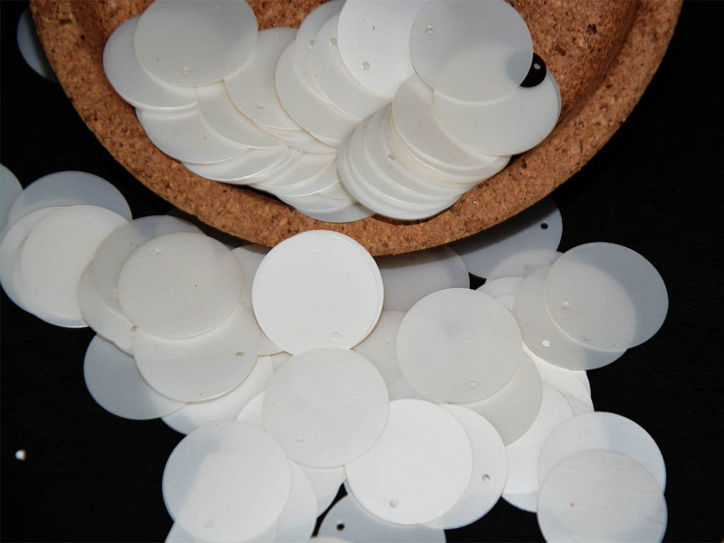 white-1-hole-circular-plastic-sequins