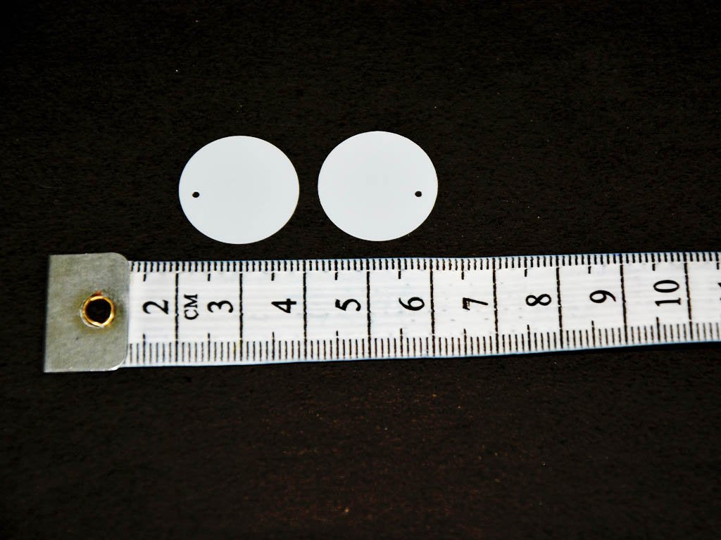 white-1-hole-circular-plastic-sequins