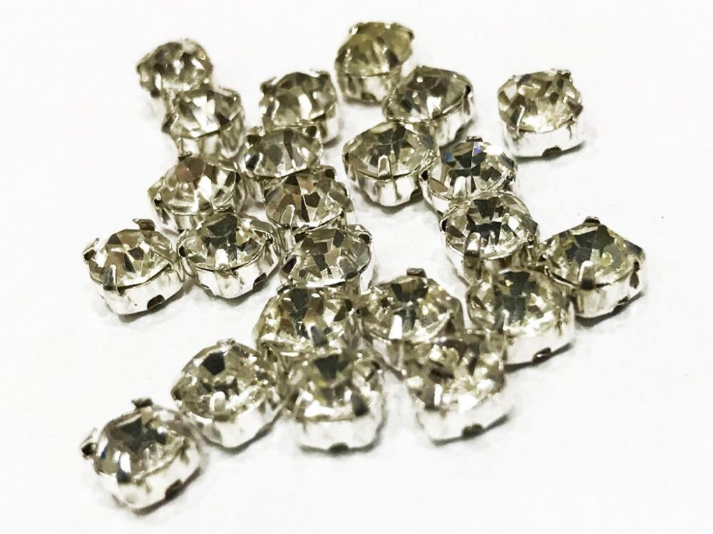 सिल्वर कैचर के साथ सफ़ेद पारदर्शी गोलाकार ग्लास स्टोन (24 SS) (थोक)