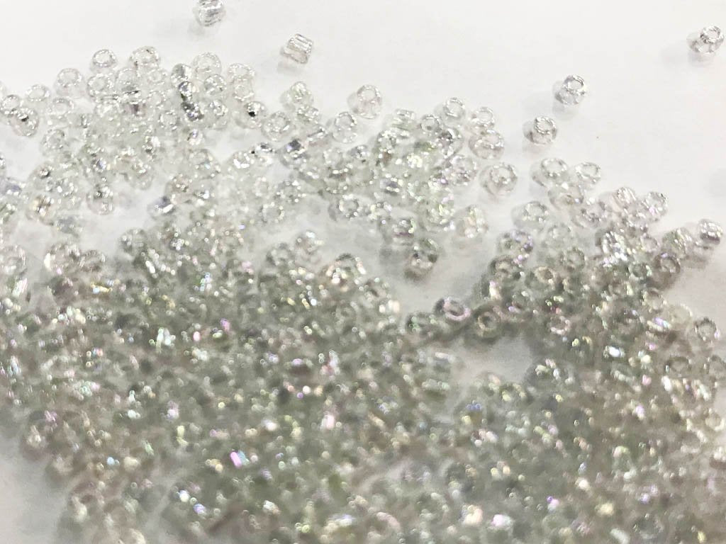 white-transparent-round-rocaille-glass-seed-beads