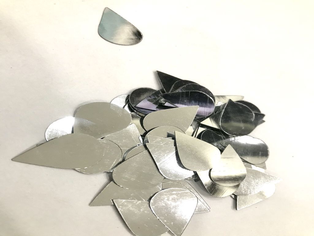 without-hole-silver-drop-shaped-plastic-sequins20-15mm