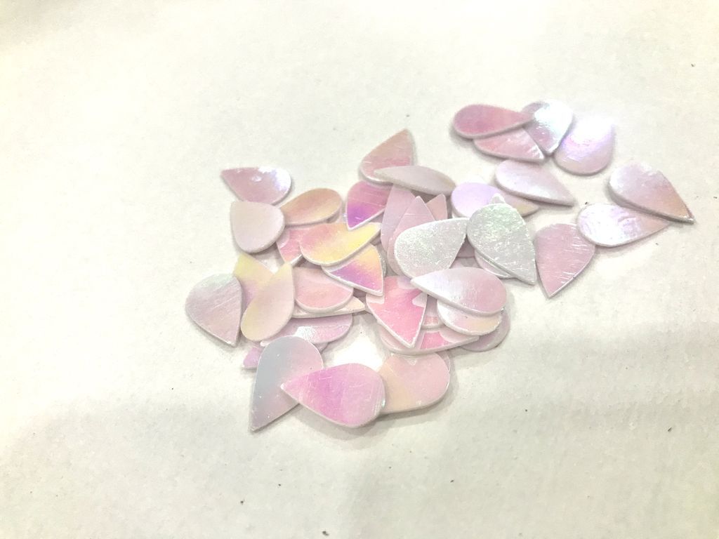 without-hole-white-rainbow-drop-plastic-sequins10-5mm