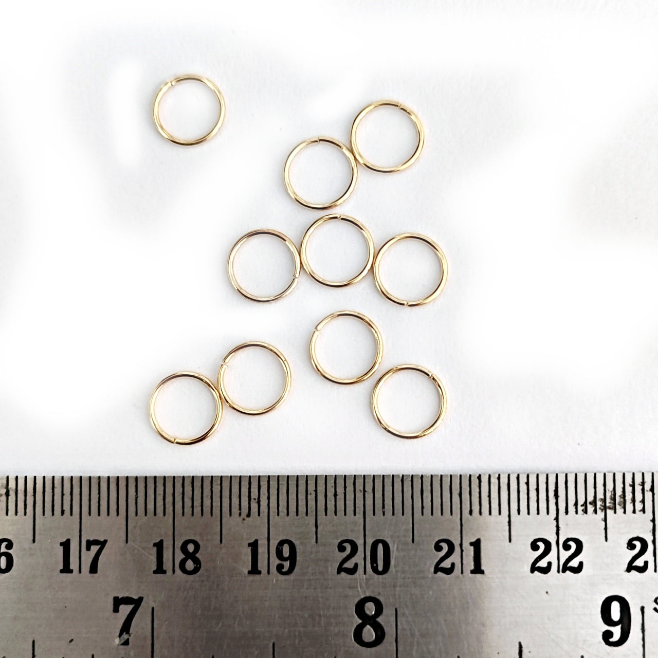 Anti Tarnish 8 mm golden jump rings 18 k Gold Plated Stainless Steel