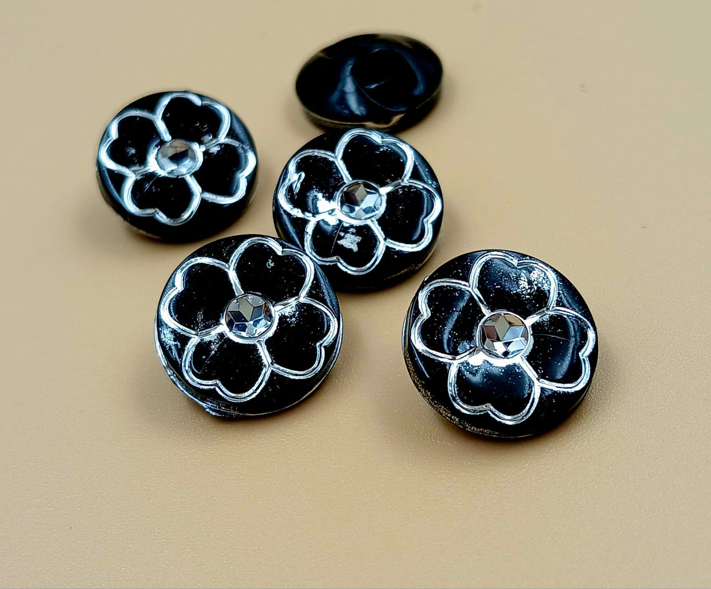 Black And Silver Flower Design 20L DownHole Acrylic Buttons