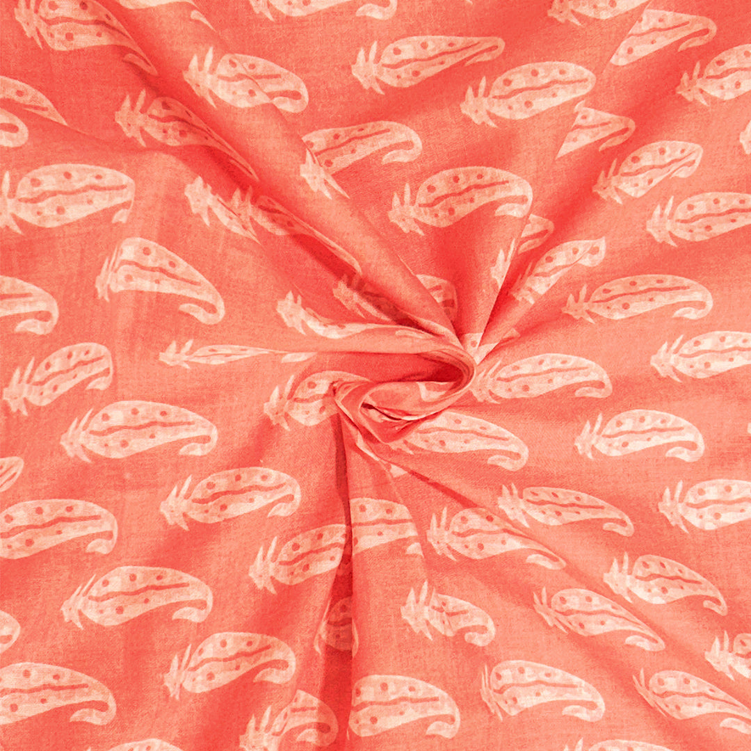 पीच पैस्ले प्रिंटेड कॉटन फ़ैब्रिक