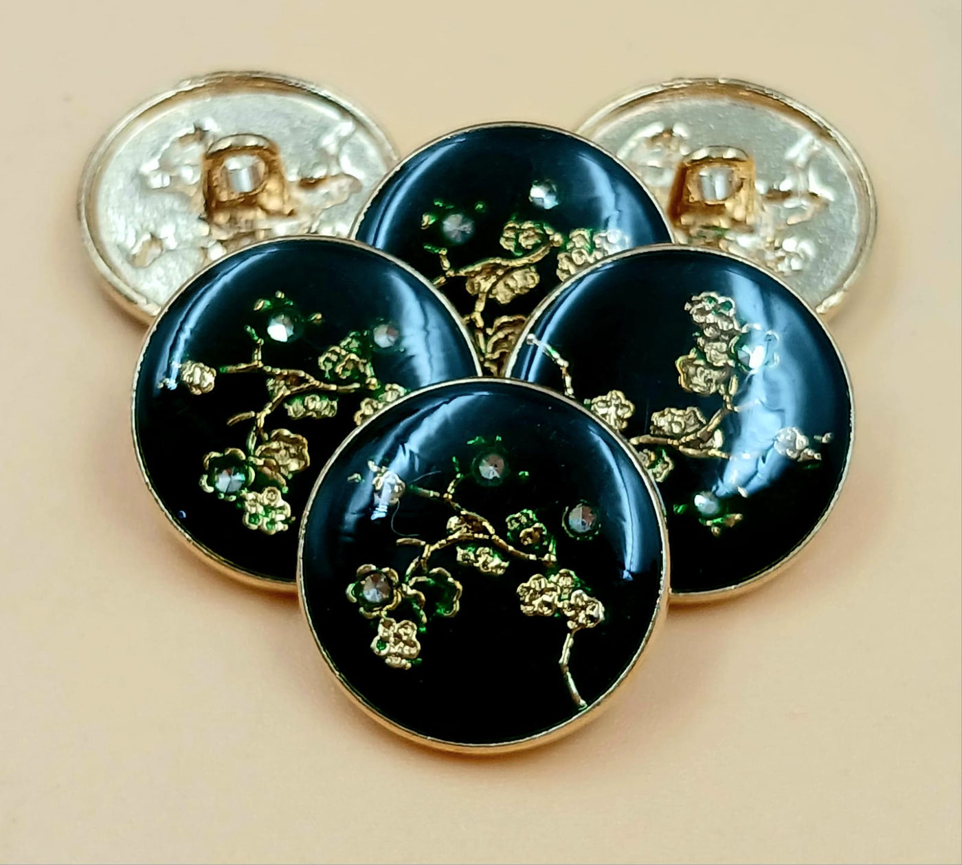 Golden and Green Floral Pattern 28l Metal Button