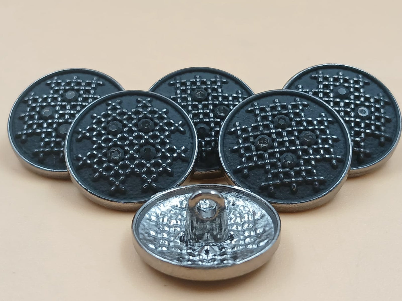 Black and Nickel 28L Antique Charm Metal Button