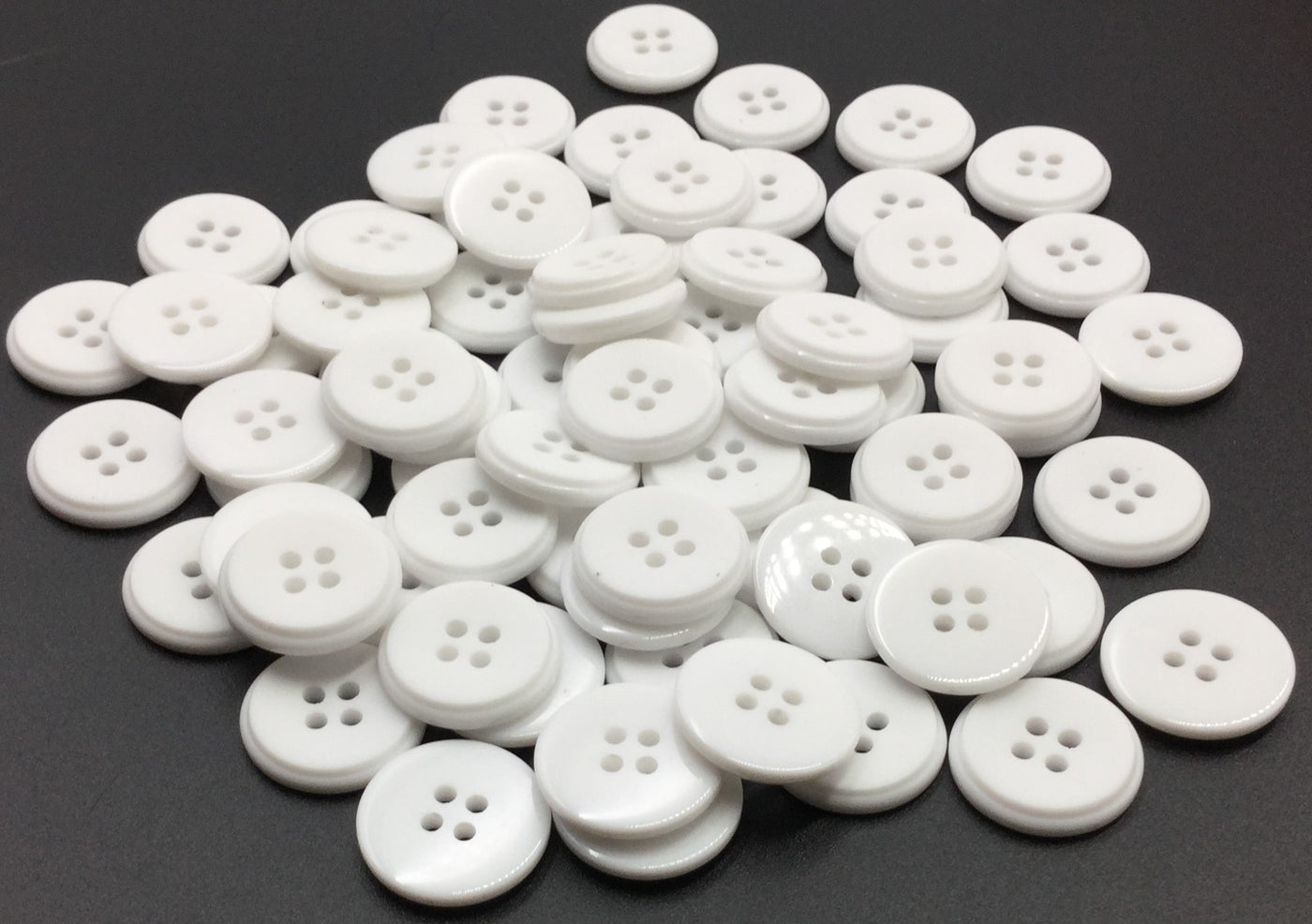 White Round Four Hole Plastic Button (Wholesale)