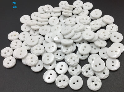 White Round Two Hole Plastic Button (Wholesale)