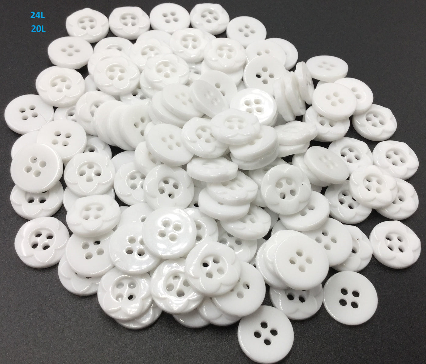 White Round Four Hole Plastic Button (Wholesale)