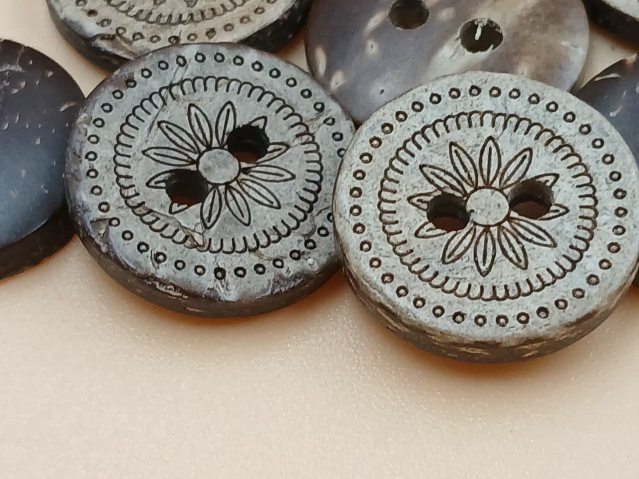Beige Floral Printed 24L Circular 2 Hole Wooden Buttons