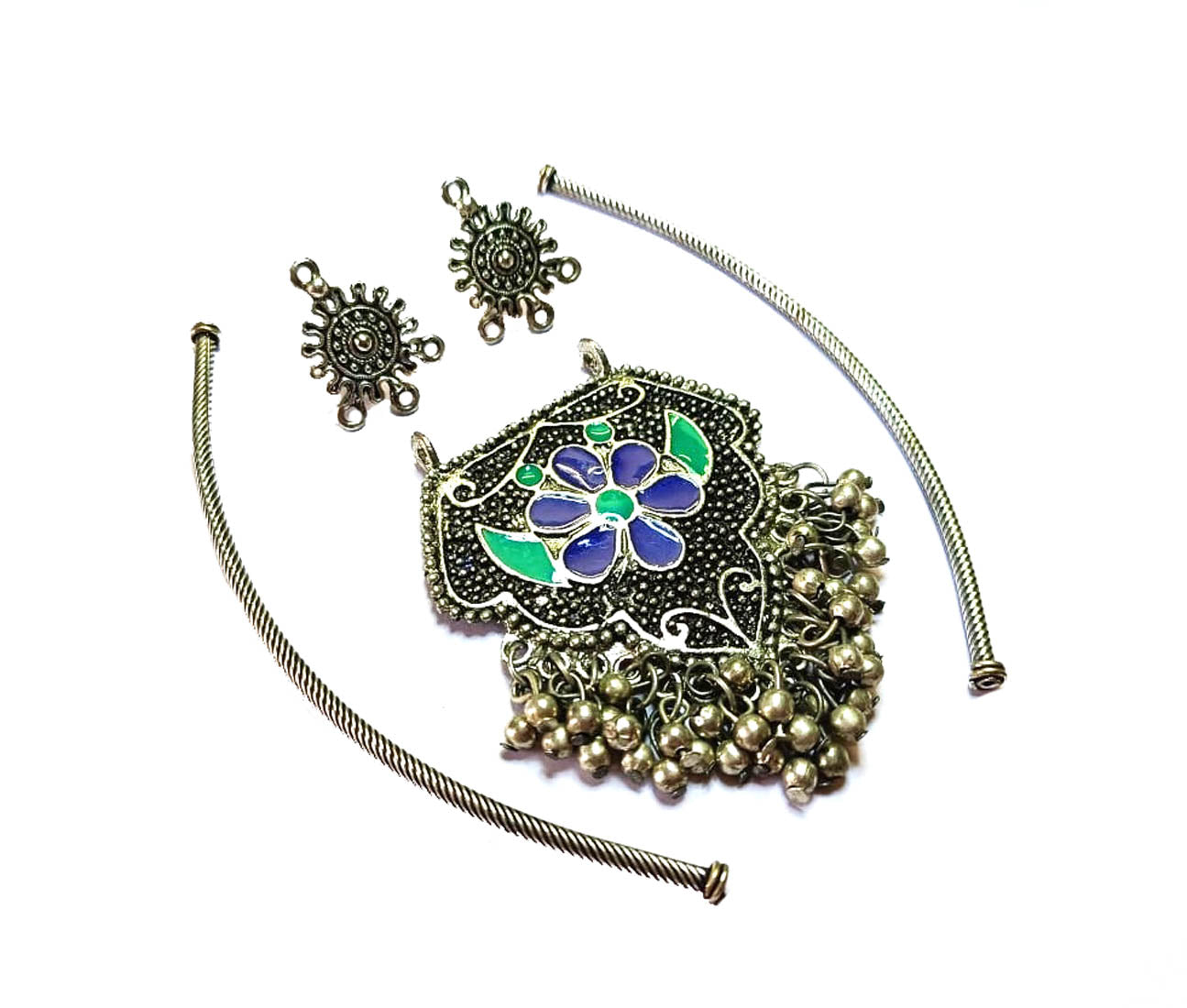 Multicolor Kolhapuri Pendant, Studs & Haslis Combo