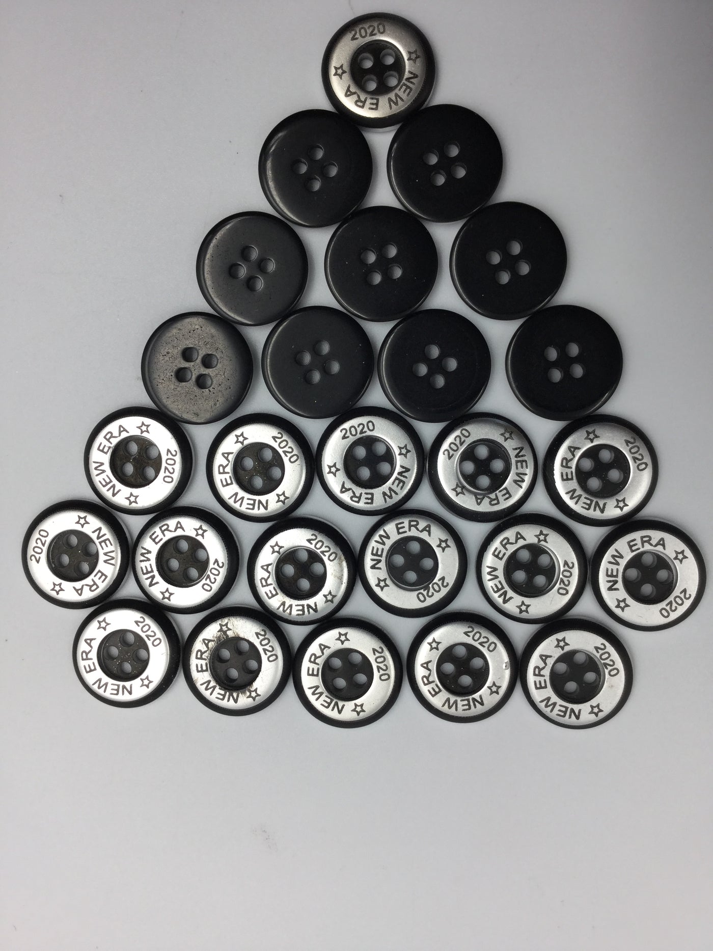 Black and Silver Four Hole Polyester Shining Shirt Buttons 26L