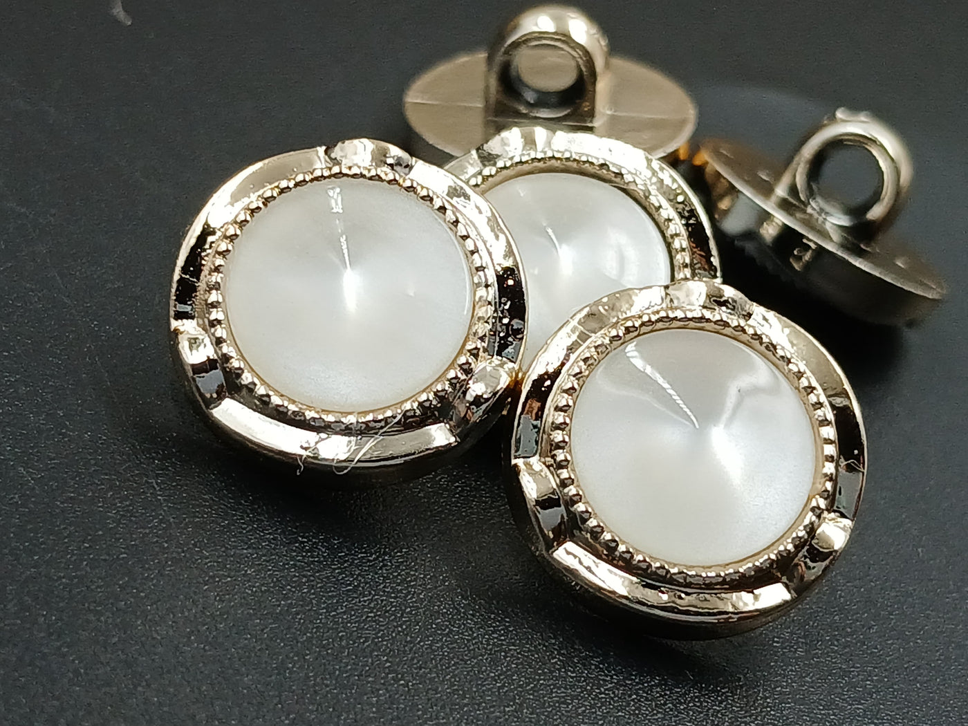 Golden & White Flower 20L Down Hole Polyester Buttons