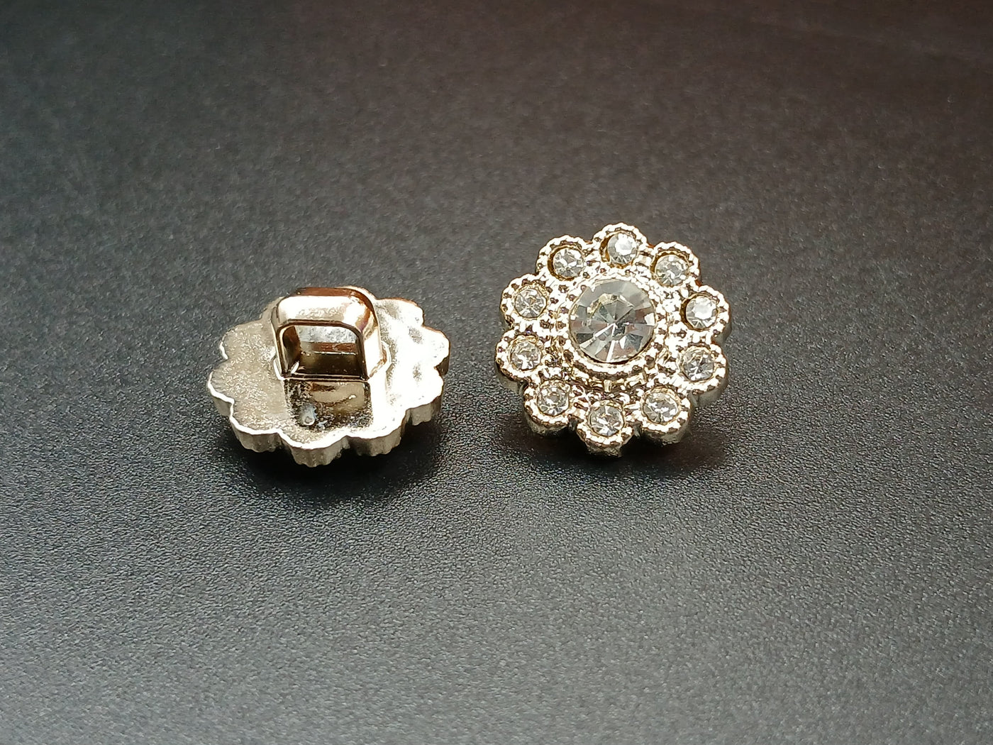 Golden Flower Shape Down One Hole Metal Buttons With Stone