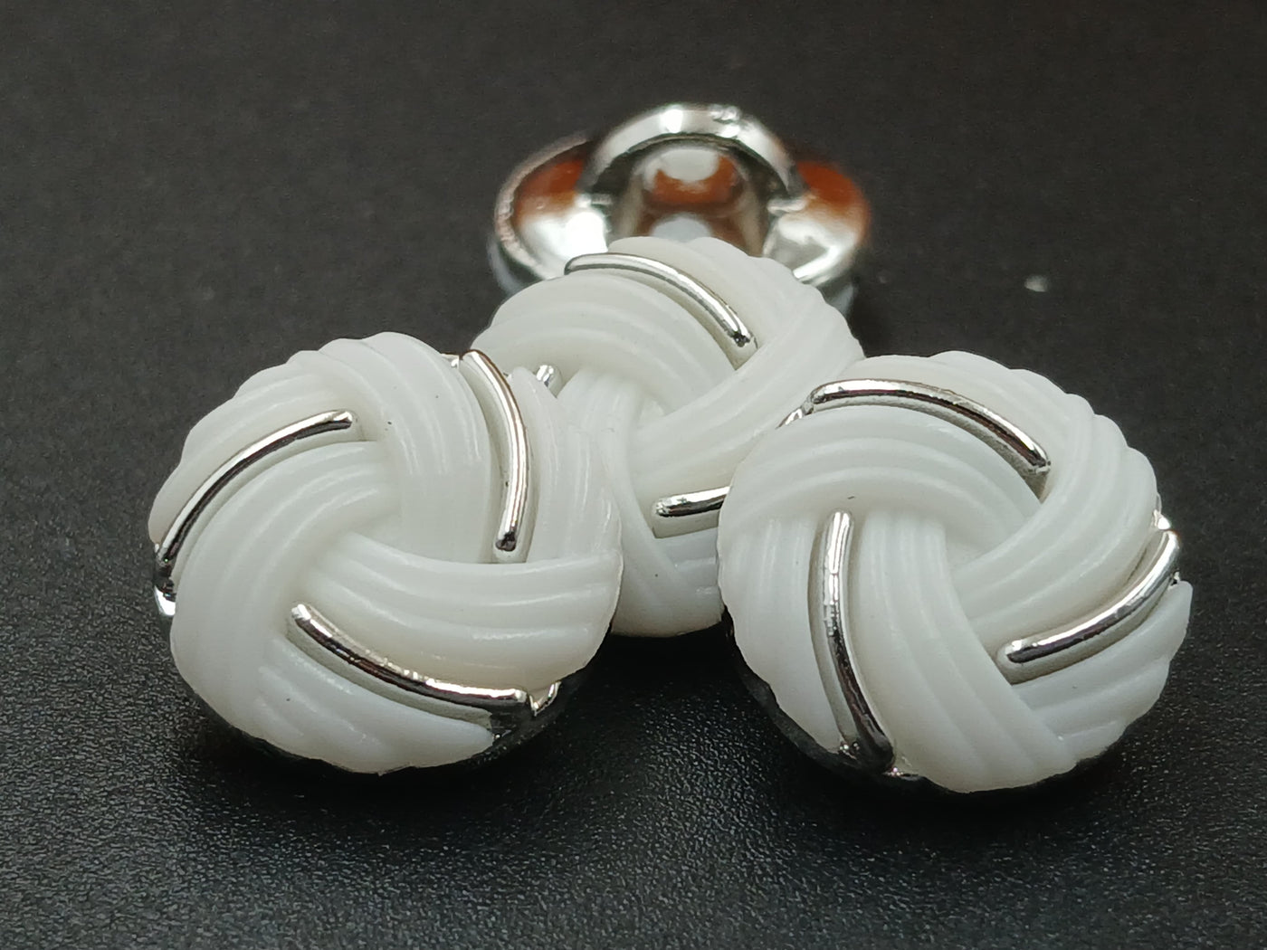Silver colour 20l Downhole Plastic Buttons
