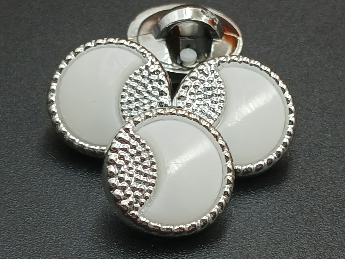 Silver colour 20l Downhole Plastic Buttons