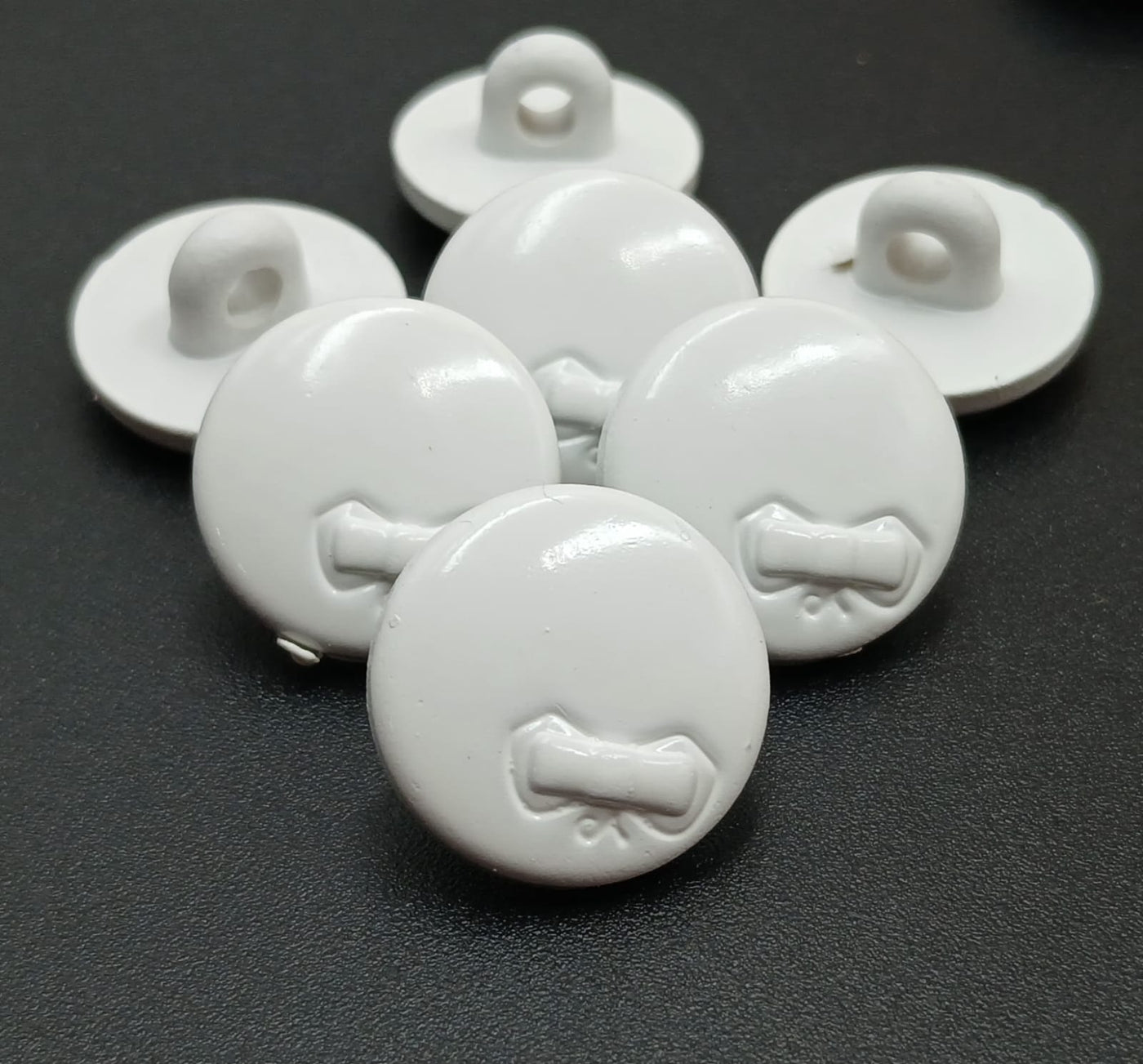 White Circular 28L Downhole Polyester Buttons